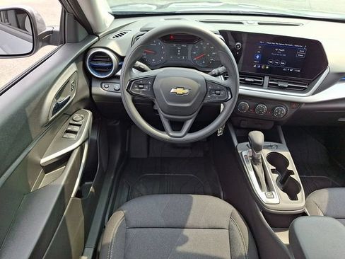 New 2026 Chevrolet Trax LS w/ LS Convenience Package FWD image 8