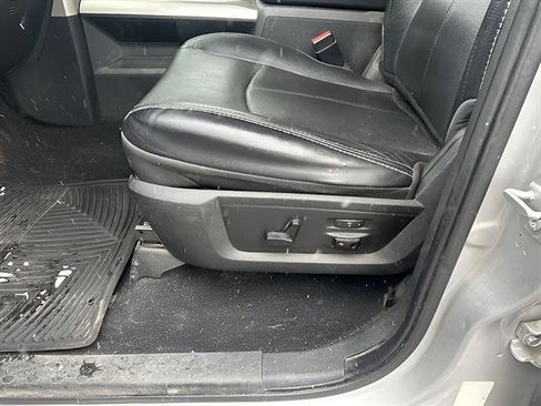 Used 2017 RAM 1500 Laramie w/ Convenience Group AWD/4WD image 9