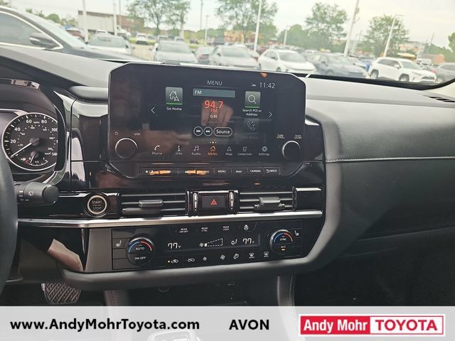 Used 2023 Nissan Pathfinder SL AWD/4WD image 20