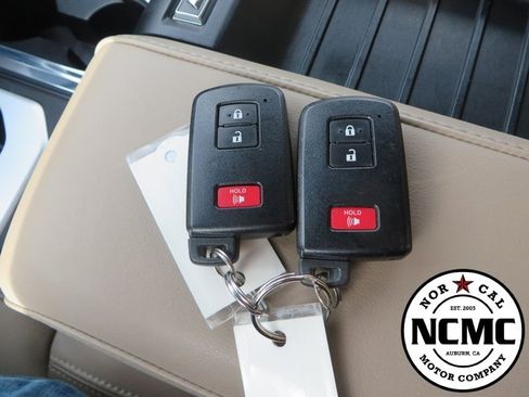 Used 2020 Toyota Tundra Limited image 32