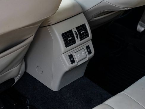 Used 2019 Subaru Outback 3.6R Limited w/ Popular Package #2 image 16