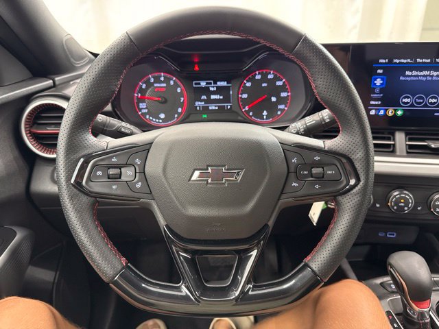 Used 2025 Chevrolet Trax RS w/ Sunroof Package FWD image 21