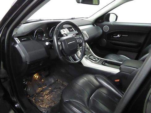 Used 2016 Land Rover Range Rover Evoque SE image 19
