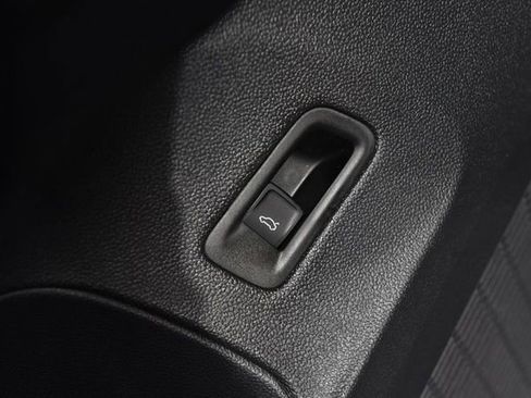 New 2026 Volkswagen Atlas SE image 9