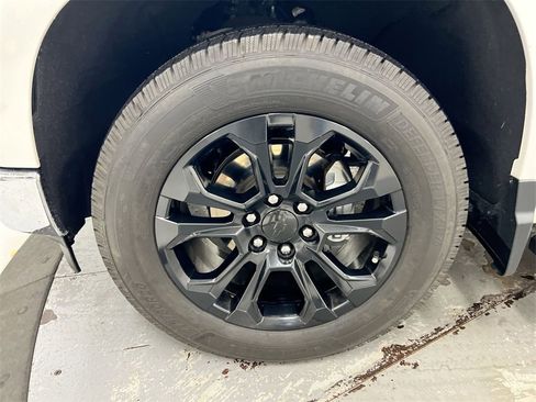Used 2022 Chevrolet Silverado 1500 LTZ image 26