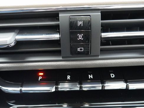 Used 2022 Lincoln Corsair Reserve w/ Equipment Group 201A image 17