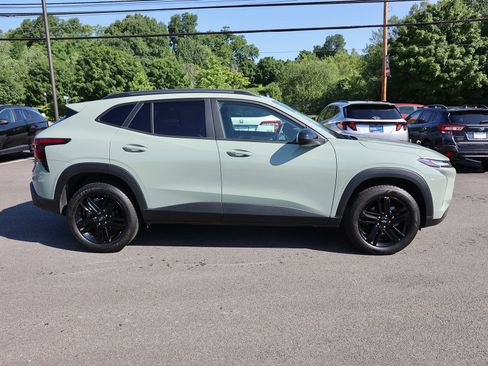 Used 2025 Chevrolet Trax ACTIV w/ Driver Confidence Package FWD image 8