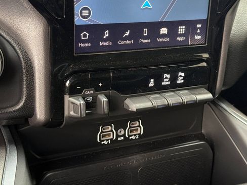 Used 2025 RAM 1500 Big Horn AWD/4WD image 30