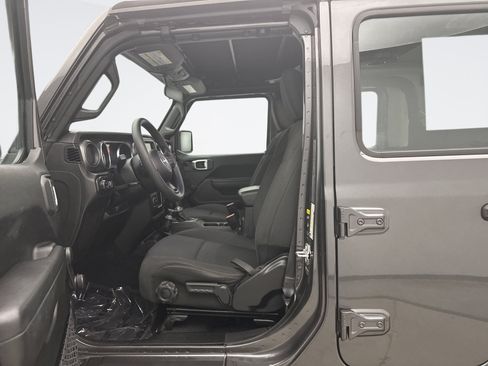 Used 2022 Jeep Gladiator Sport AWD/4WD image 11