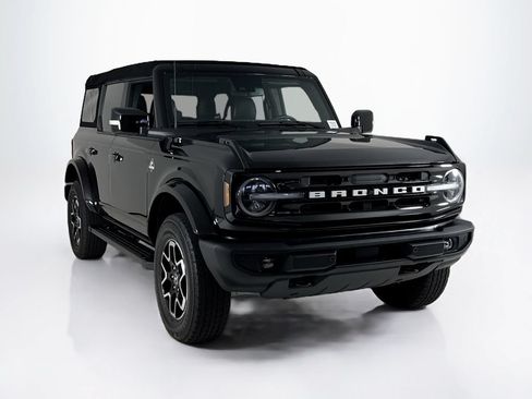 Used 2024 Ford Bronco Outer Banks AWD/4WD image 7