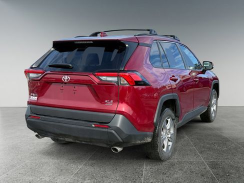 Used 2024 Toyota RAV4 XLE w/ Convenience Package image 5