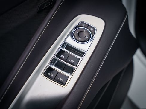 Used 2024 Chevrolet Corvette Z06 RWD image 33