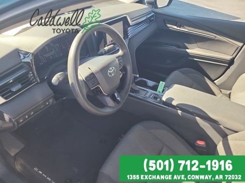 Used 2025 Toyota Camry LE image 10