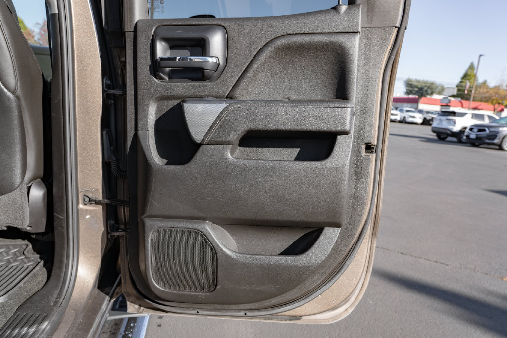 Used 2015 Chevrolet Silverado 2500 LTZ w/ LTZ Plus Package AWD/4WD image 26