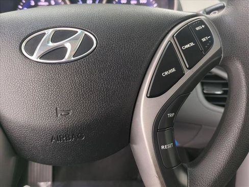 Used 2013 Hyundai Elantra GLS w/ Preferred Pkg FWD image 27