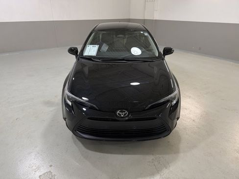 Used 2026 Toyota Corolla LE w/ LE Premium Package FWD image 3