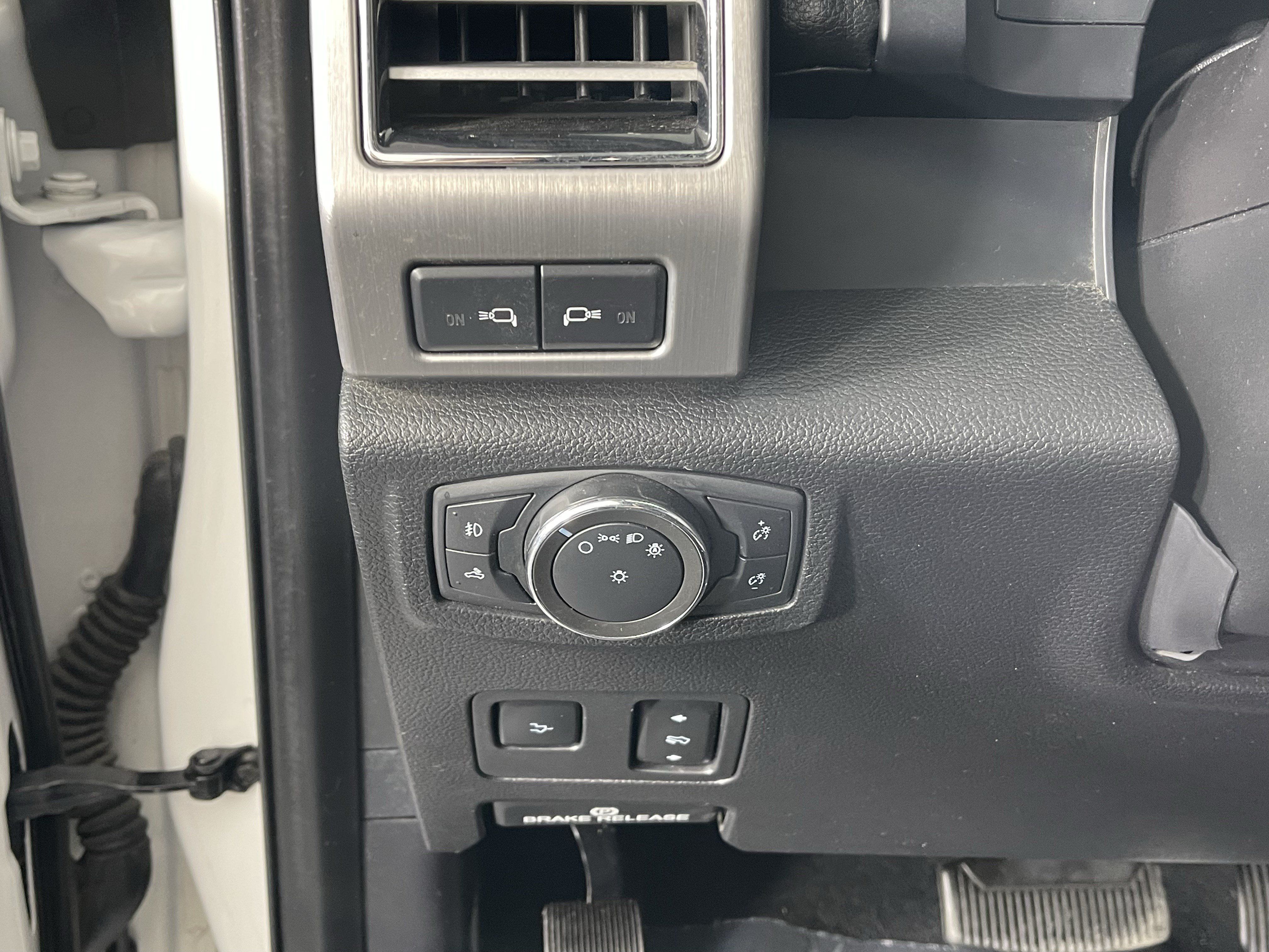 Used 2020 Ford F450 Platinum w/ FX4 Off-Road Package AWD/4WD image 19