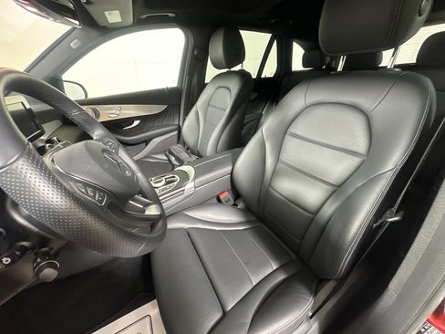 Used 2019 Mercedes-Benz GLC 300 4MATIC image 9