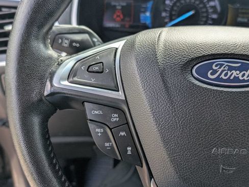 Used 2019 Ford Edge Titanium FWD image 16