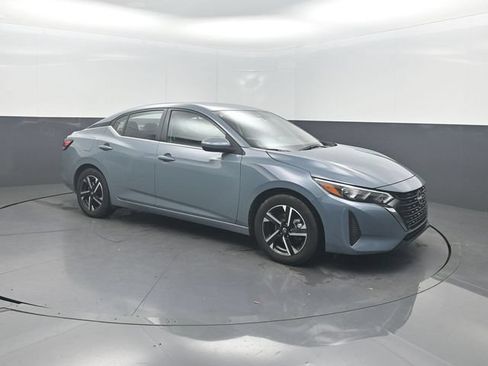 Used 2025 Nissan Sentra SV FWD image 32