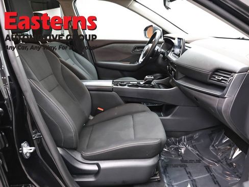 Used 2023 Nissan Rogue S AWD/4WD image 25