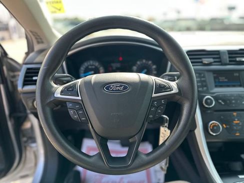 Used 2016 Ford Fusion SE FWD image 20