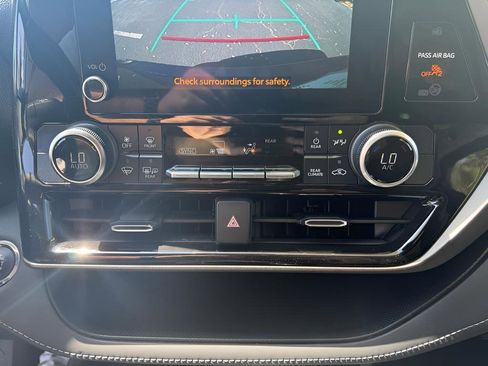 Used 2023 Toyota Highlander LE image 27