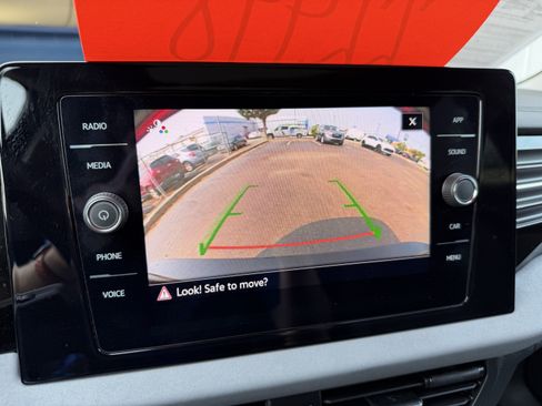 Used 2025 Volkswagen Jetta SE w/ Sunroof Package FWD image 19