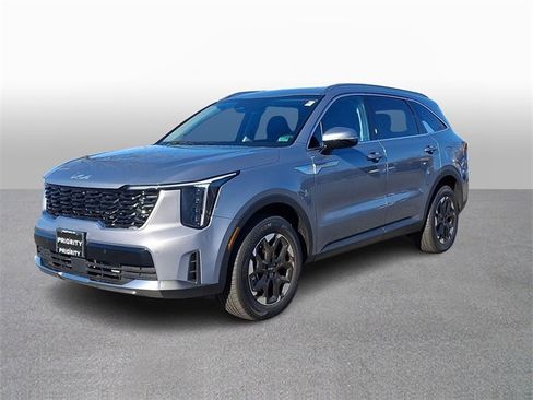 Used 2025 Kia Sorento S image 1