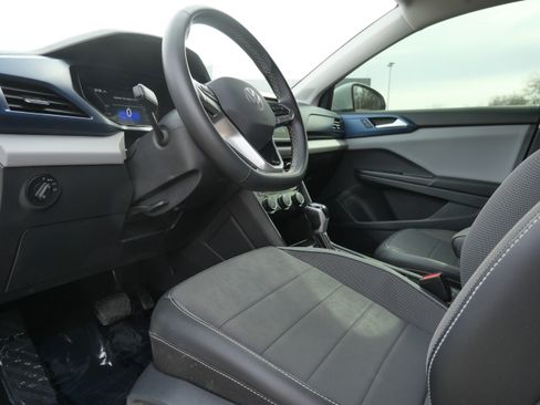 Used 2023 Volkswagen Taos SE image 14