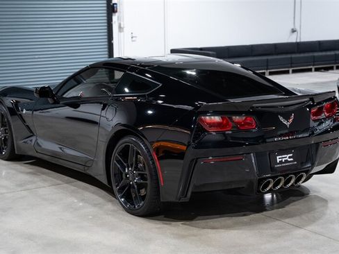 Used 2017 Chevrolet Corvette Stingray Coupe w/ Battery Protection Package RWD image 4