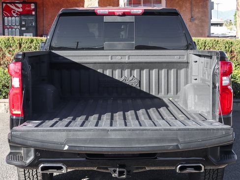 Used 2021 Chevrolet Silverado 1500 High Country w/ Technology Package image 9