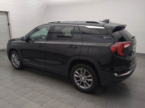 Used 2024 GMC Terrain SLT AWD/4WD image 3