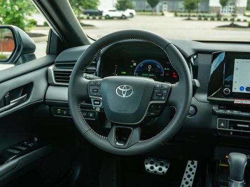 Used 2026 Toyota Camry SE w/ Convenience Package FWD image 20