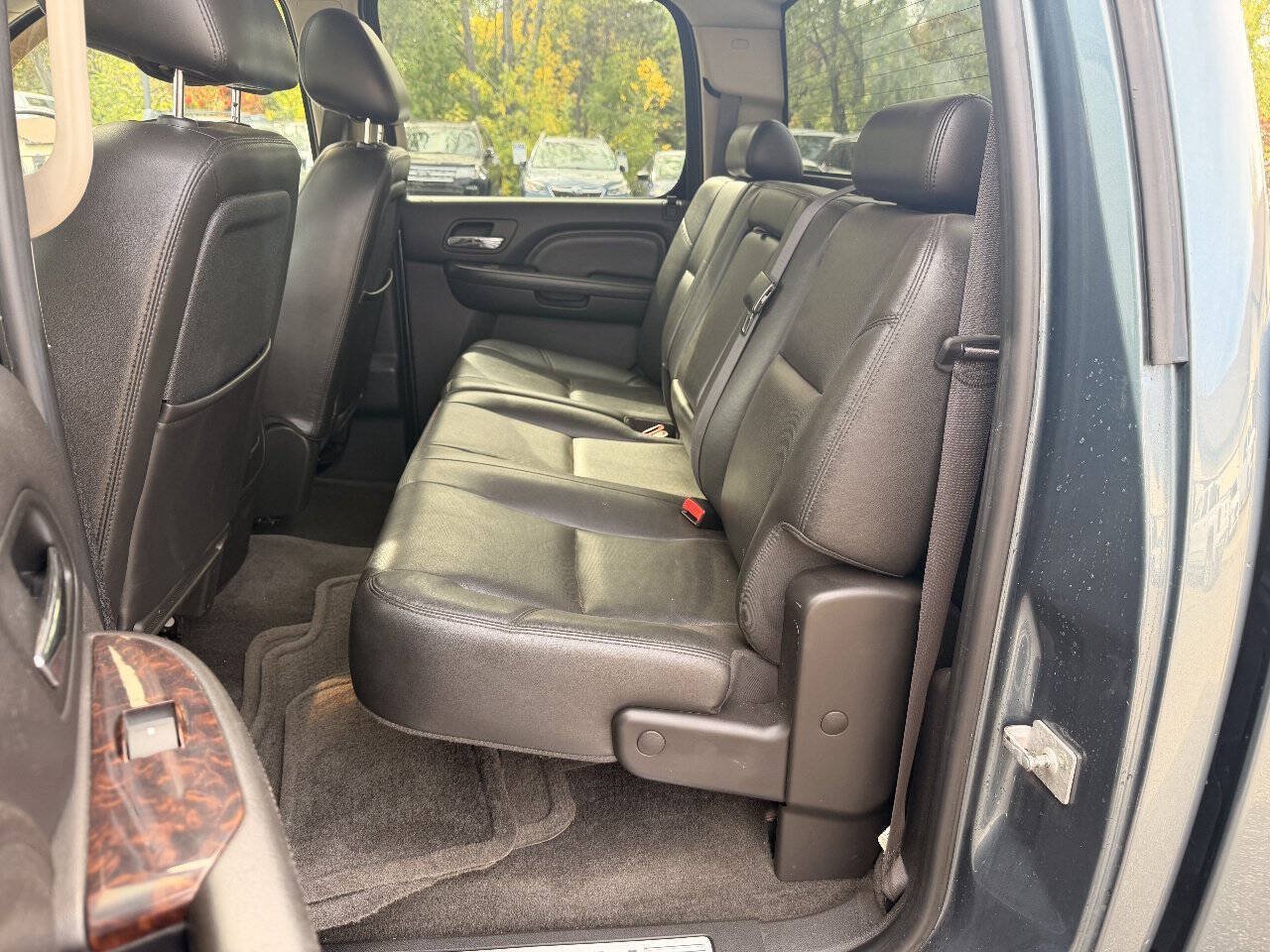 Used 2011 GMC Sierra 1500 Denali AWD/4WD image 10