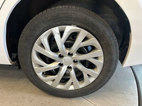 Used 2019 Toyota Corolla LE FWD image 23