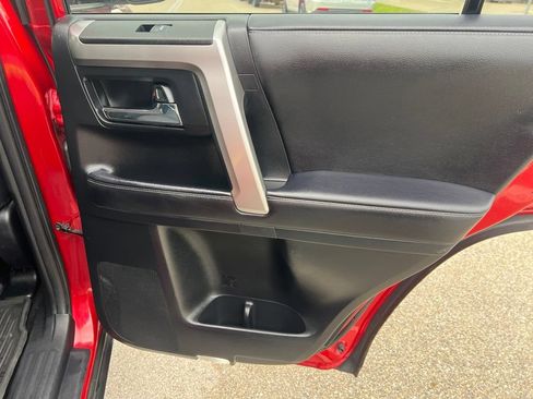 Used 2022 Toyota 4Runner SR5 RWD image 20