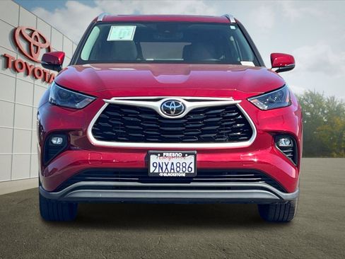 Used 2022 Toyota Highlander XLE FWD image 8