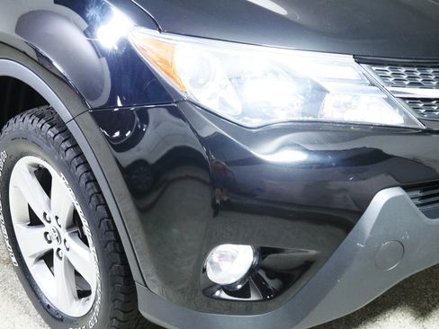 Used 2015 Toyota RAV4 XLE AWD/4WD image 16