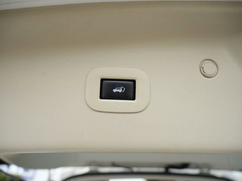 Used 2012 INFINITI QX56 4WD w/ Deluxe Touring Pkg image 16