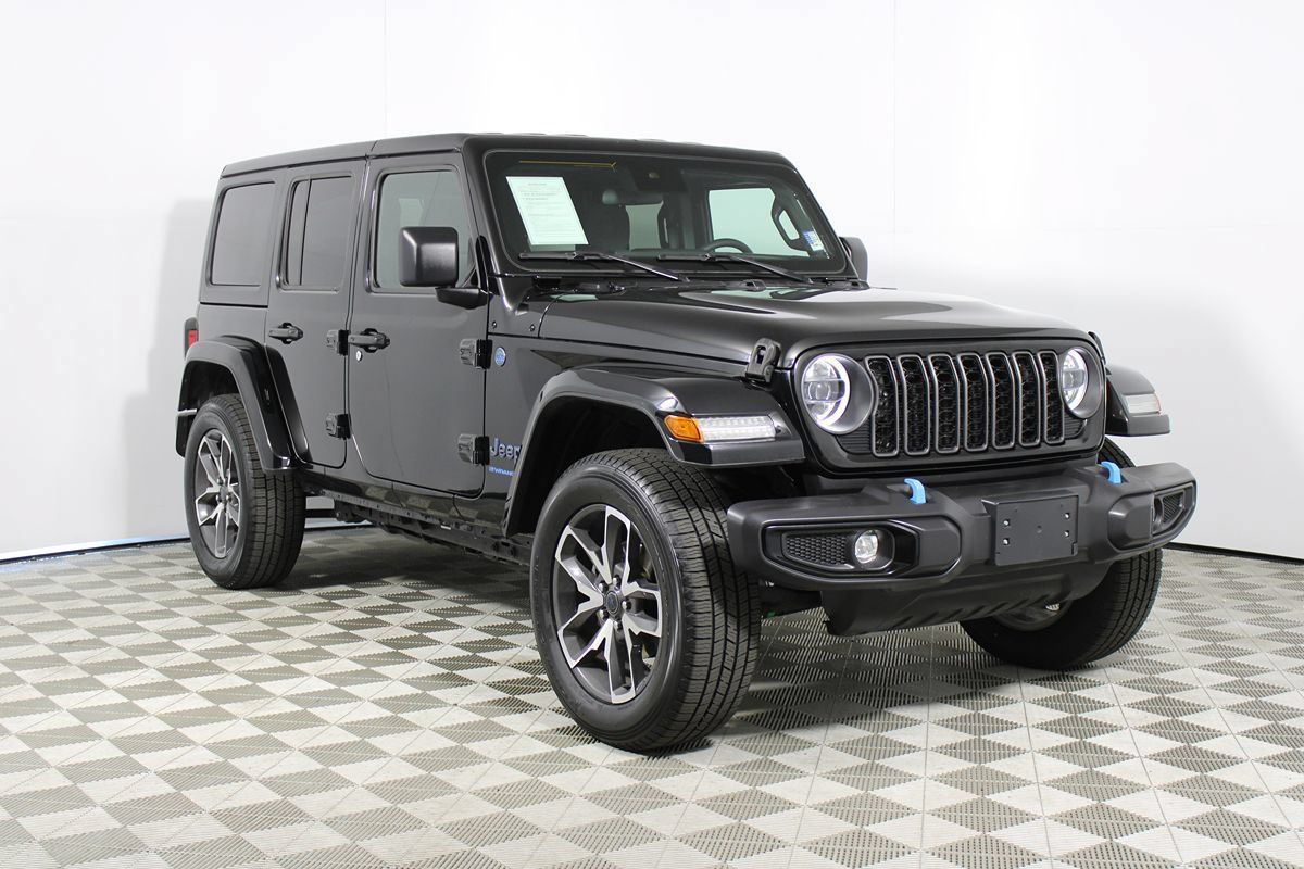 Used 2024 Jeep Wrangler Unlimited w/ Convenience Group AWD/4WD image 26