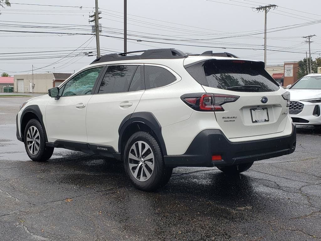 Used 2025 Subaru Outback Premium AWD/4WD image 8