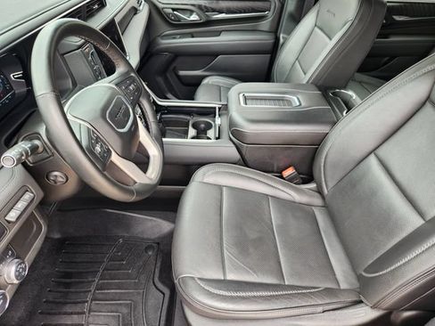 Used 2024 GMC Yukon XL Denali AWD/4WD image 13