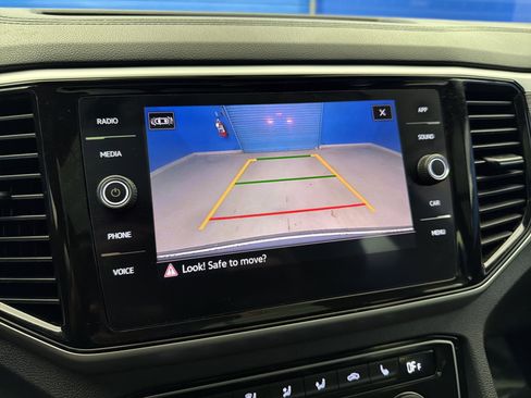 Certified 2022 Volkswagen Atlas Cross Sport SE w/ Panoramic Sunroof Package FWD image 20