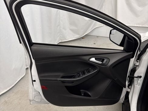 Used 2018 Ford Focus SE image 11