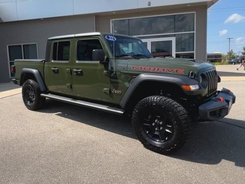 Used 2022 Jeep Gladiator Mojave w/ Cold Weather Group AWD/4WD image 3