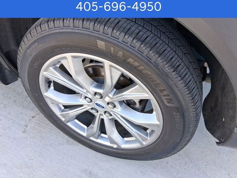 Used 2023 Ford Explorer Limited image 14