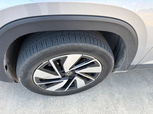 Used 2024 Volkswagen Atlas SE FWD image 5