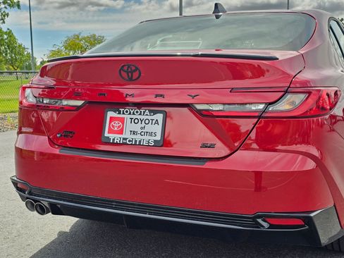 Used 2026 Toyota Camry Hybrid w/ Multimedia Upgrade Package AWD/4WD image 13
