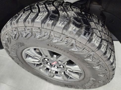 Used 2024 GMC Sierra 1500 AT4X image 3
